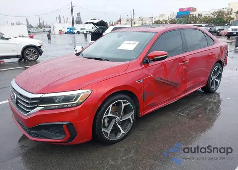 2020 Volkswagen Passat 2.0T R-Line z USA, uszkodzony, nr VIN 1VWMA7A3XLC013225